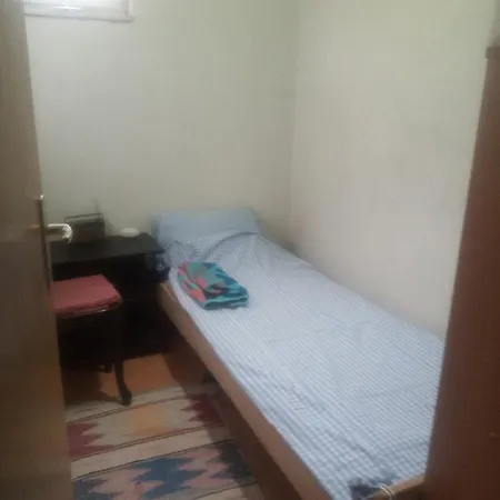 호스텔 Roomforrent